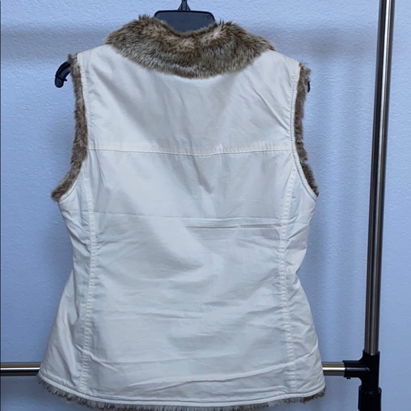 Gap reversible faux fur vest - Picture 2 of 5